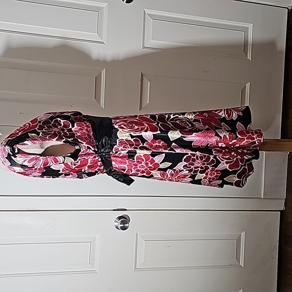 RAMPAGE, silky flowie dress. Pink floral print. Size 13. Tie at waist. - Picture 5 of 9